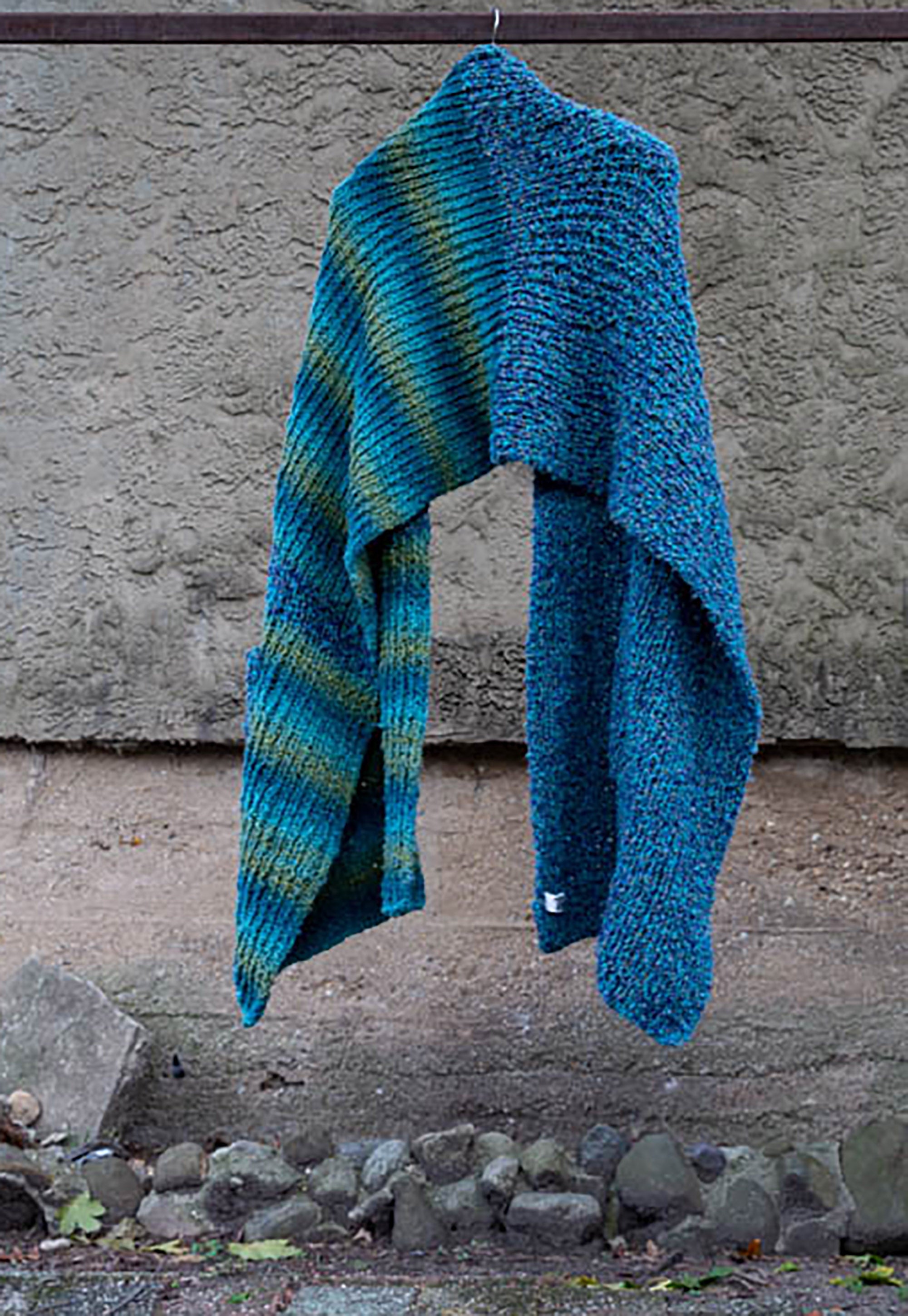 Green-Tone Travel Scarf Cardigan